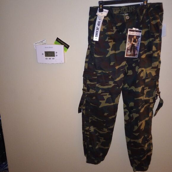 🆕🪖VIP Camouflage Cargo Joggers - Picture 3 of 9